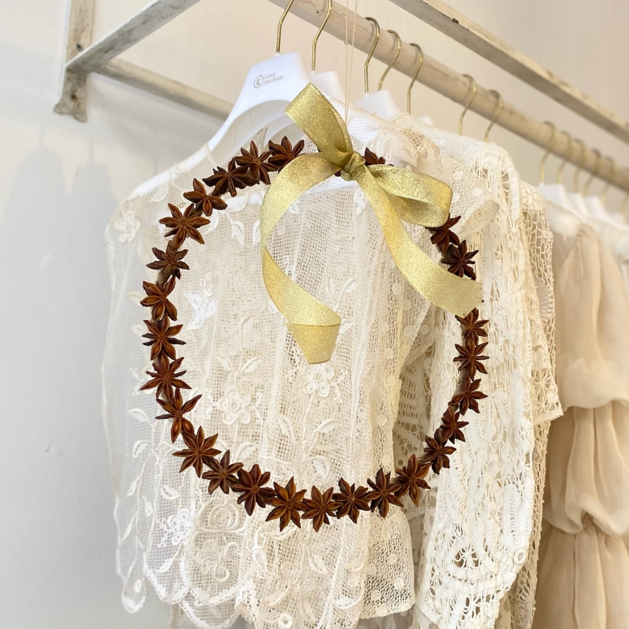 Couronne d'anis décorative