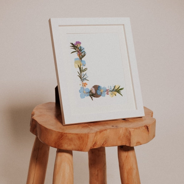 Affiche avec lettre des fleurs