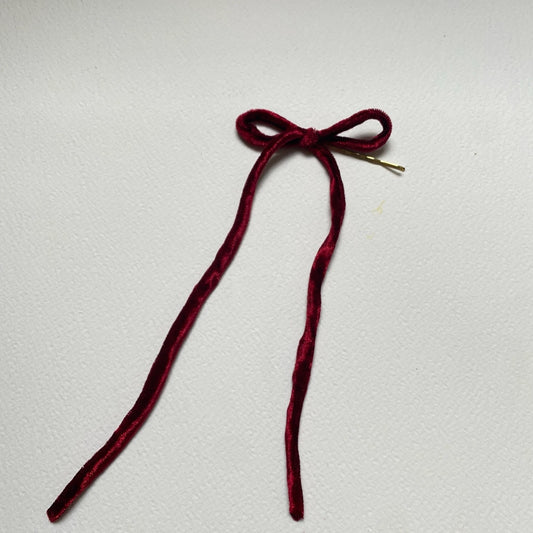 Red ribbon clip