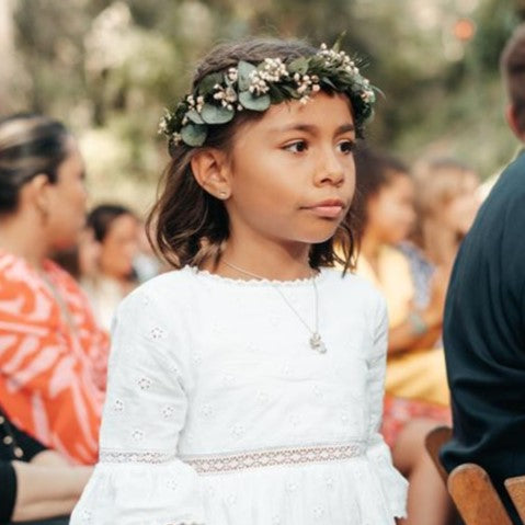 Corona de flores niña natural